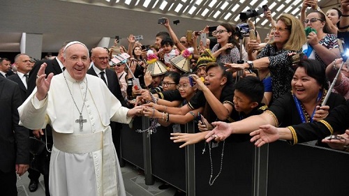 Papa Francisco: não descuidar da oração diária também nas férias